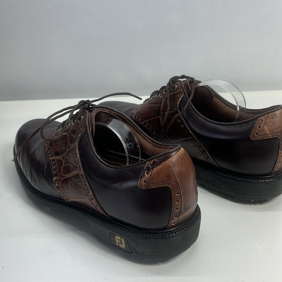 FootJoy ICON Brown & Tan Leather Oxford Style Spike Golf Shoe - Picture 6 of 10